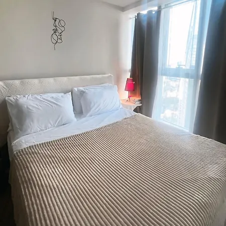 Uptown Bgc Deluxe Stay